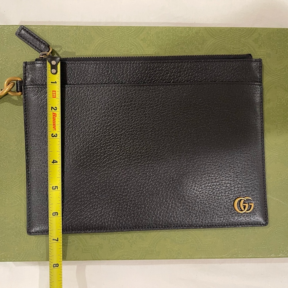 NWT Gucci Marmont Black Leather Wristlet Clutch with Gold Logo - Picture 4 of 6